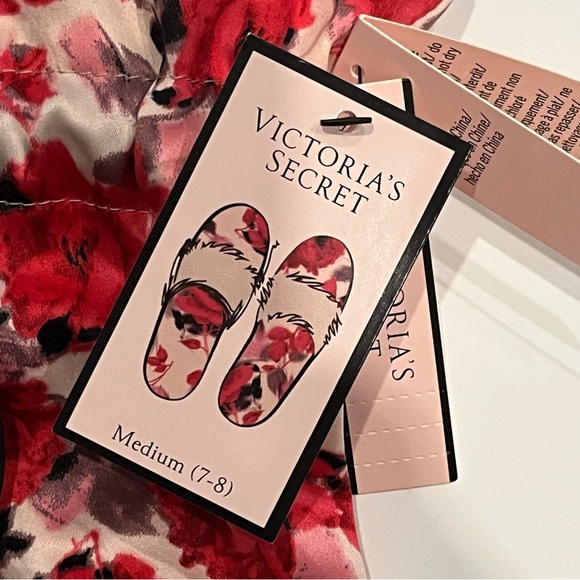 Victoria Secret Red Rose Design Satin Slippers NWT - Picture 2 of 4